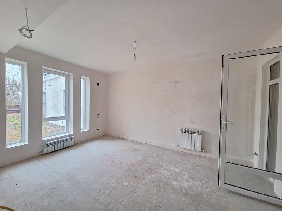 1 кімнатна 50,3 м  у центрі с. Щасливе 8 км від Києва