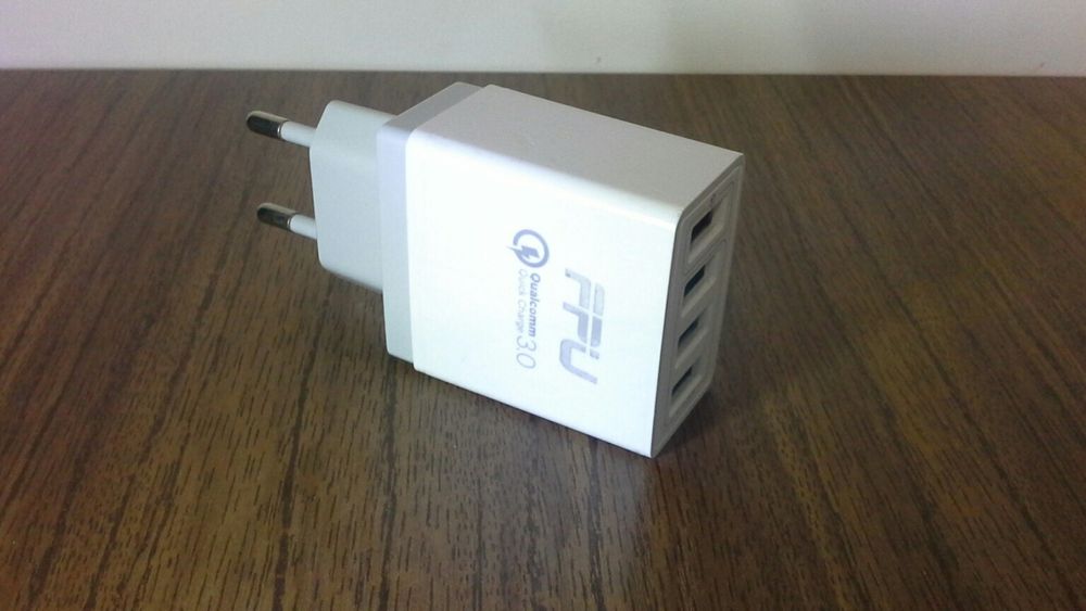 Сетевое зарядное устройство 4 x USB 3.1A Quiсk Charger QC 3.0