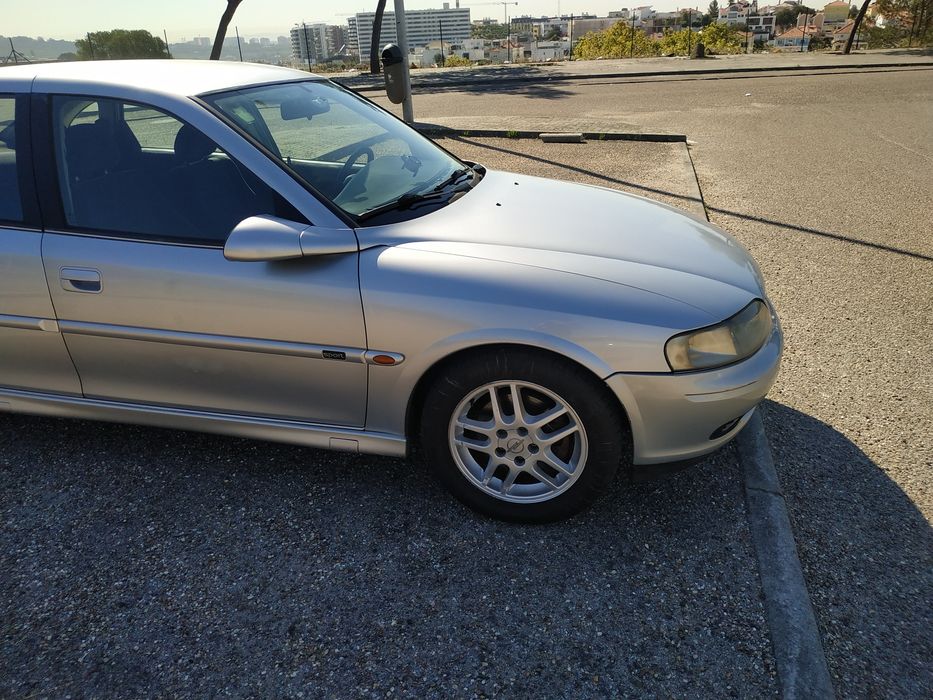 Opel Vectra 2.0 DTI Sport foto 2