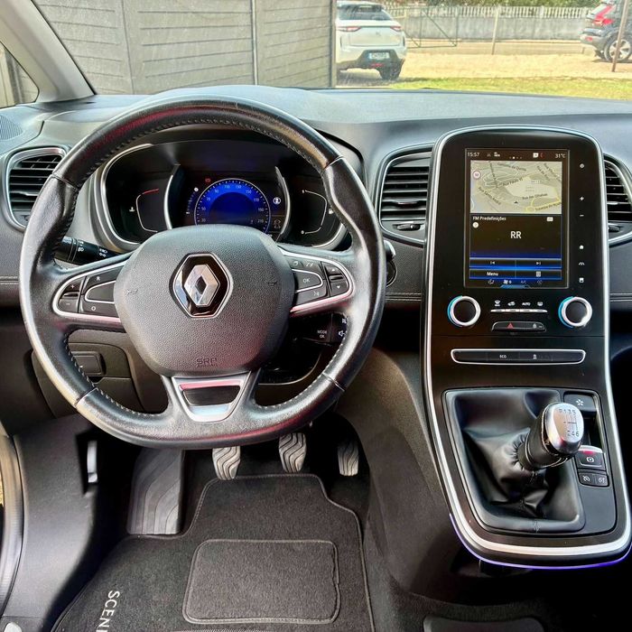Renault Grand Scenic 1.5 Hybrid Assist · Nacional