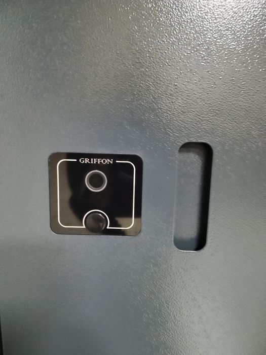 Сейф з біометричним ключем цифрові