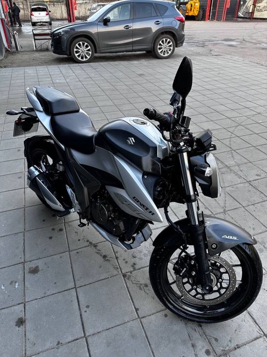 Suzuki gixxer 250