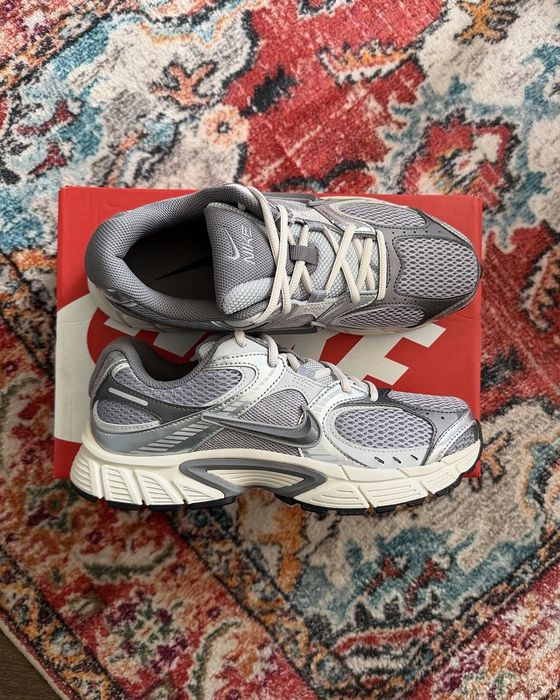 Nike V5 RNR Cement Gray
