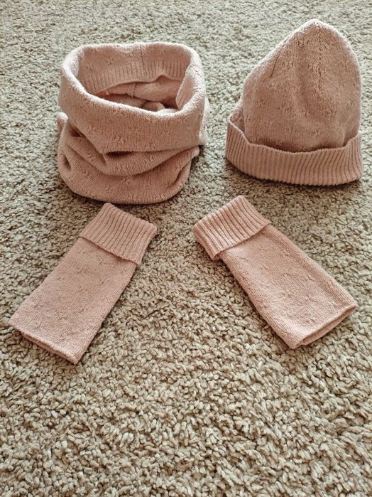 Zimowy komplet damski - czapka, komin i rękawiczki