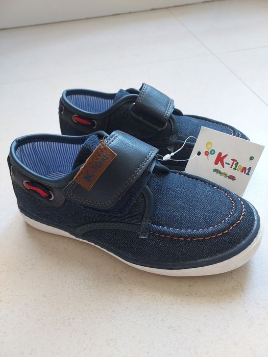 Sapatos tamanho 28