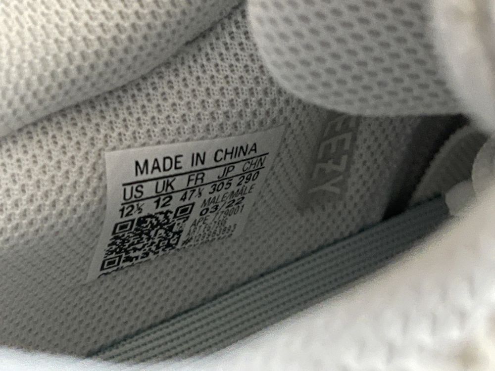 Yeezy 700 wave runner shop size tag