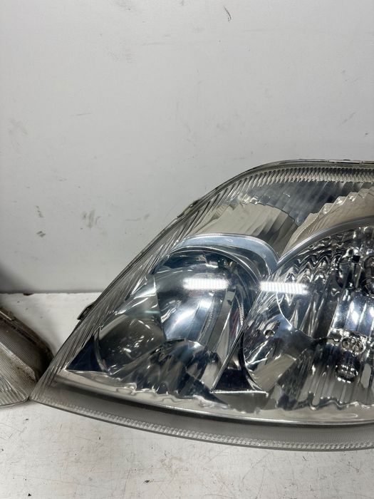 Lampy Przednie Reflektory Komplet Lewy PrawyToyota Corolla E120 sedan