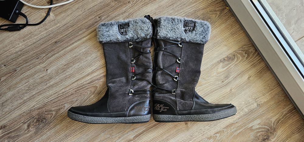Helly Hansen buty zimowe damskie rozmiar 37 wkładka 24,5cm stan bardzo