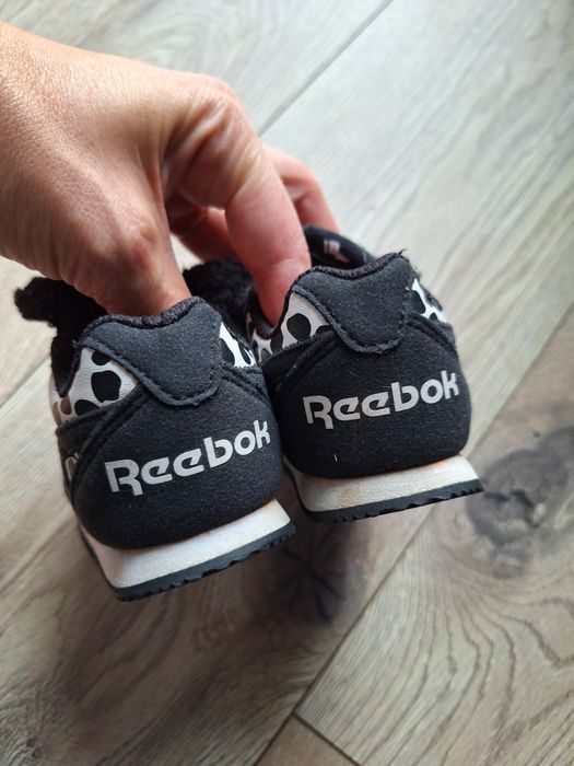 Buty sportowe dziewczęce czarne Reebok rozmiar 21