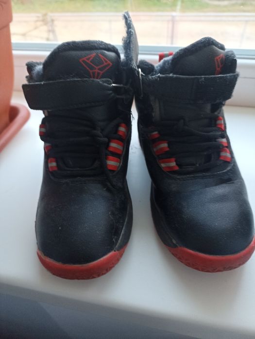 Продам ботінки на хлопчика