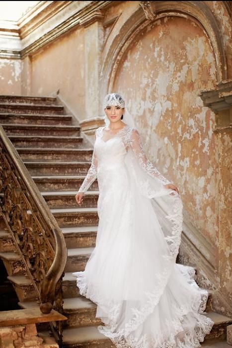 sukienka rybka koronkowa tren suknia ślubna