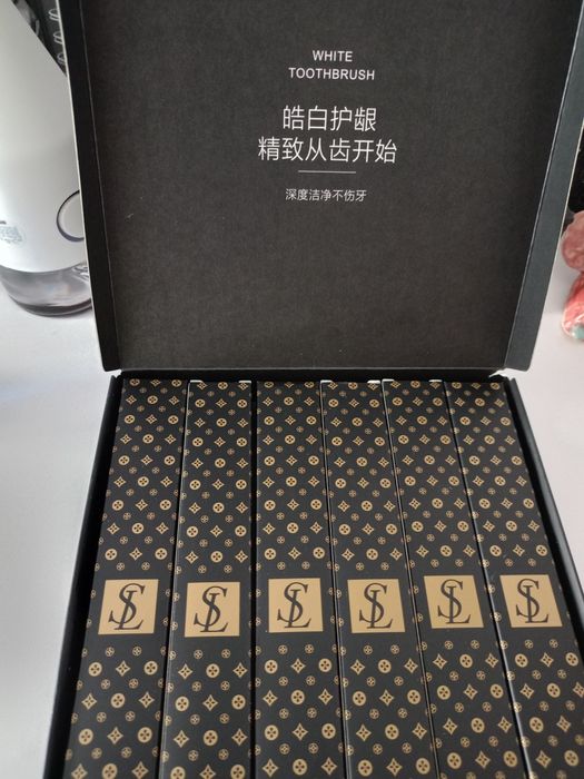 Szczoteczki do zębów.