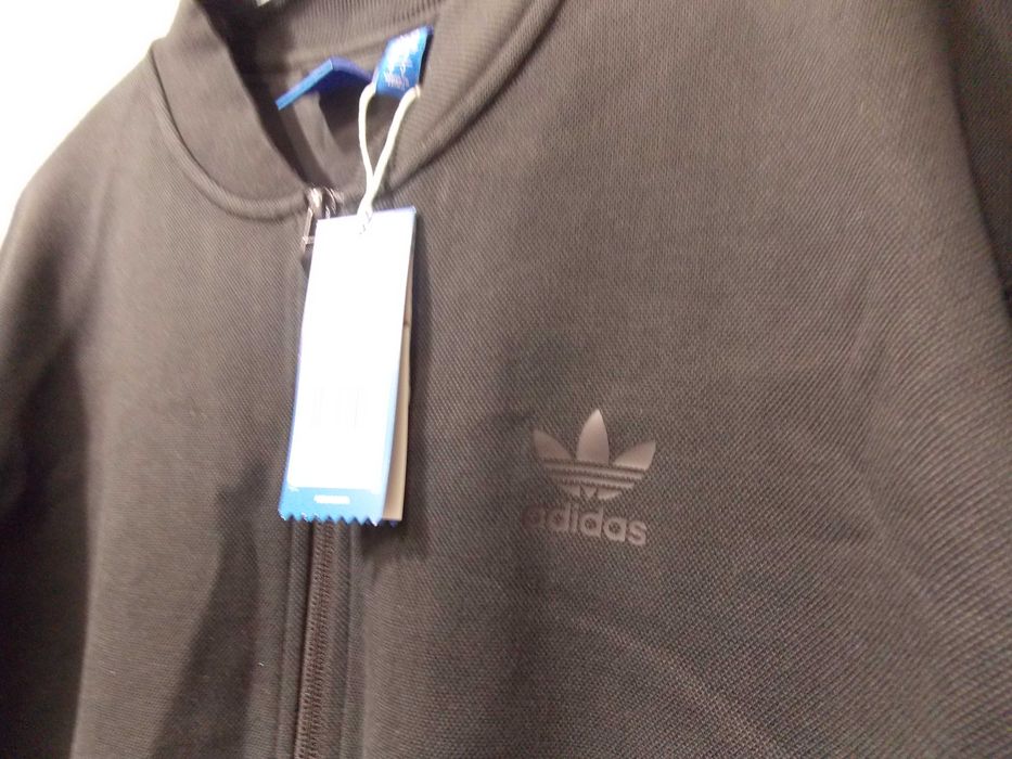 Куртка спортивная мужская ADIDAS . НОВАЯ . Размер 54 . СТАРЫЕ ЗАПАСЫ .