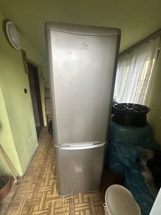 Lodówka indesit sprawna wysoka 180 cm inox chłodziarko-zamrażalka inox