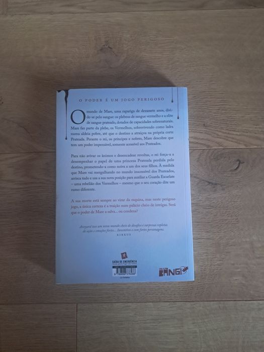 Rainha Vermelha- Victoria Aveyard