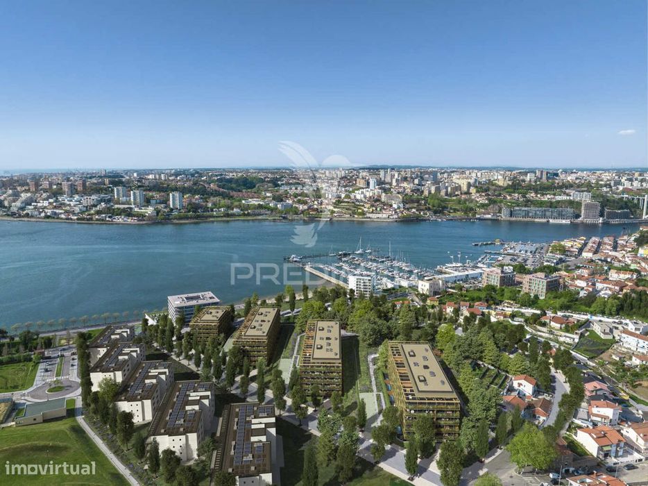 Apartamento T4, no Edifício Marina Douro 1 em Canidelo