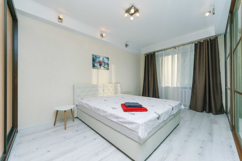 Центр./ Крещатик -- 10 хв./ Арена-СІті./.Гуллівер.