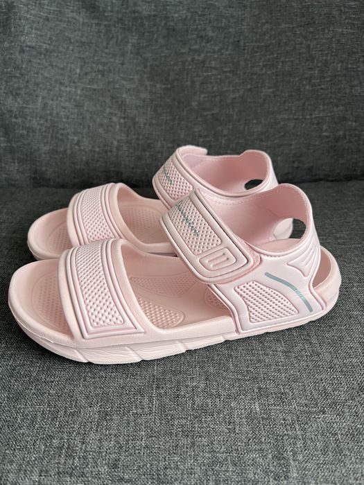 Дитячі сандалії для дівчинки Champion Squirt B розмір 35