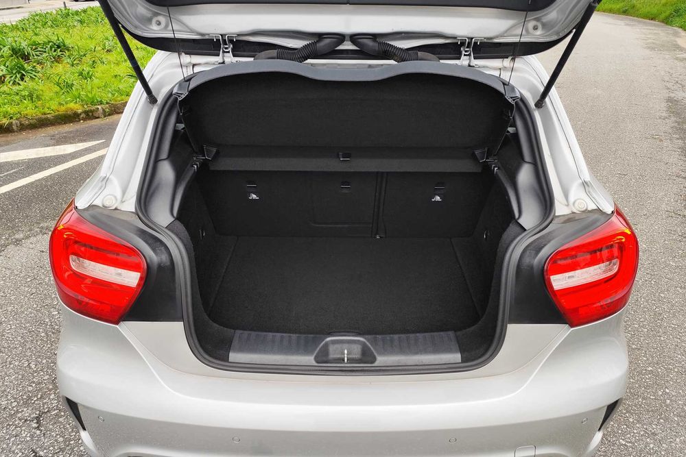 (RESERVADO) Mercedes A180d AMG