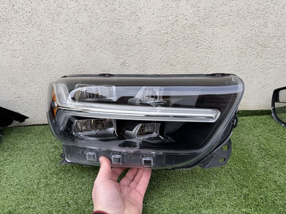 Volvo XC40 usa 2018 2019 2020 2021 2022 фара передня права full led