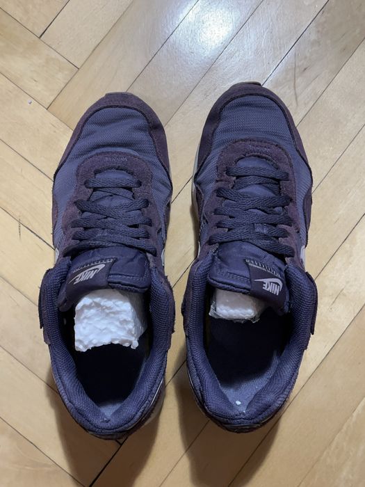 Кросівки Nike WMNS VENTURE RUNNER 40 розмір 25,5 см