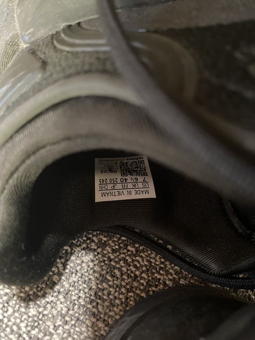 Novas, sapatilhas Adidas, de Homem, pretas, tamanho 40