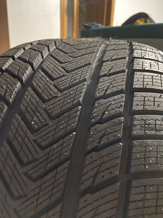 Pneu novo GRIPOMAX SureGrip Pro