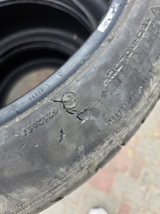 Шини Countinental 255/40 R19 всесезонні 4 шт