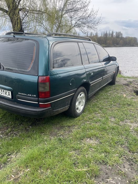 Опель Омега Б 2,5 V6 Обмін