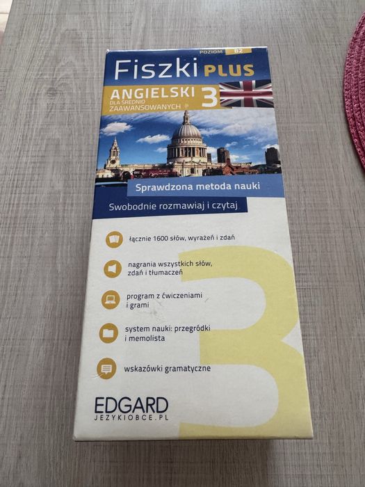 Fiszki Plus. Angielski dla średnio zaawansowanych 3