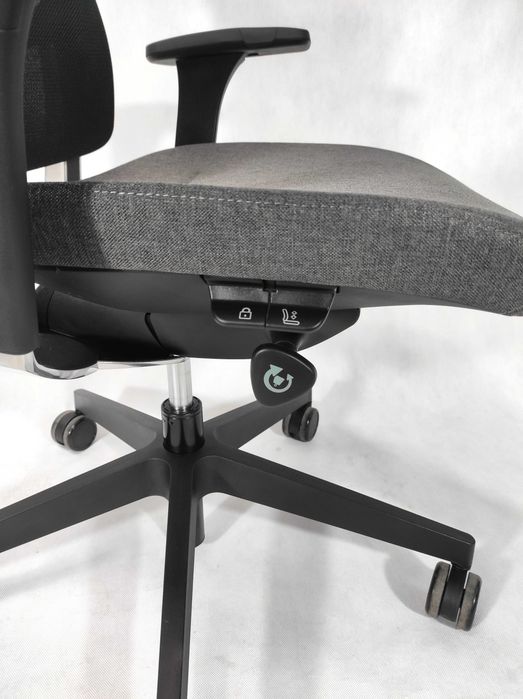 Profim VIOLLE NET 151SFL P62PU – ergonomiczny fotel biurowy z zagłówkiem