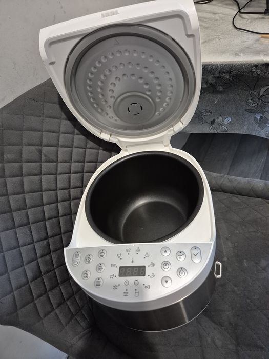 Продам Мультиварку  Philips HD4713/40