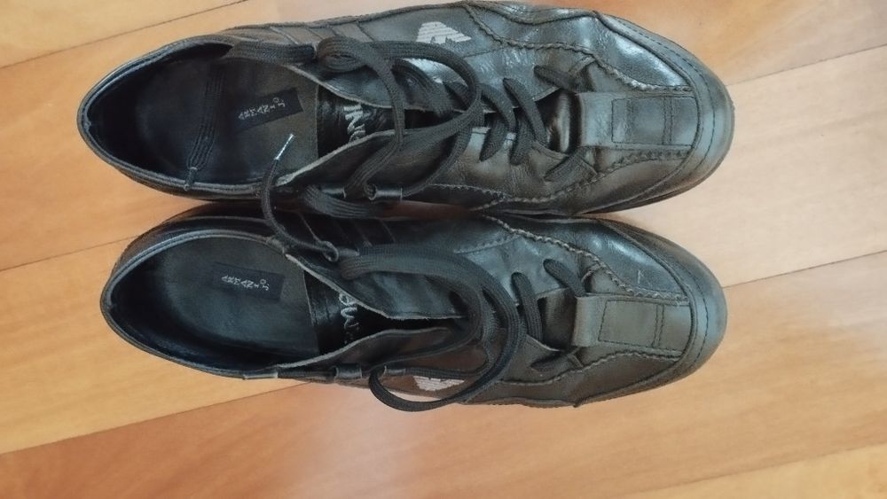 Sapatos como novos e sapatilha