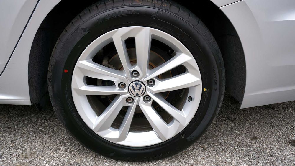 Volkswagen Passat SE      2020