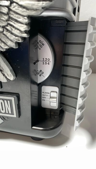 Radio Candeeiro de Cabeceira Vintage Harley Davindaon Iron Eagle AM/FM