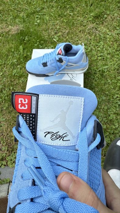 Buty Nike Jordan 4 Retro University