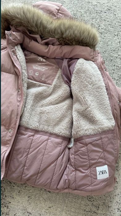 Пуховик Zara гарний