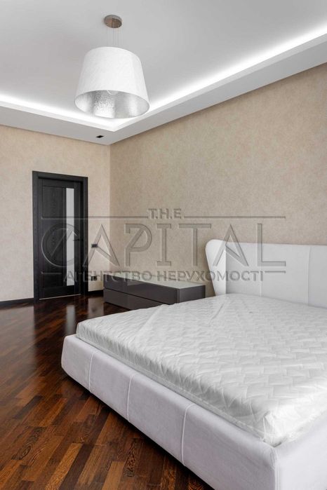 Продаж квартири, ЖК “Новопечерські Липки”, вул. Андрія Верхогляда