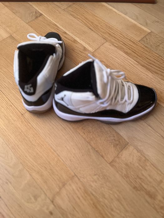 Кросівки Nike Air Jordan 11