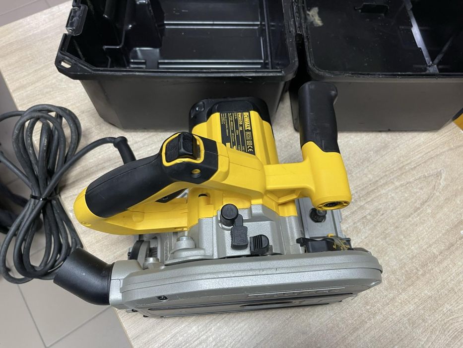 DeWALT DWS520 / Занурювальна дискова пила Девольт