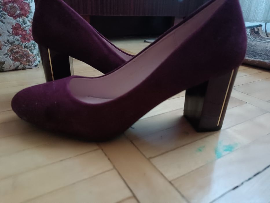 Продам жіночі нові туфлі