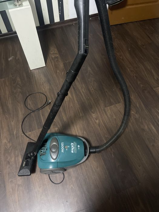 Пылесос LG 1300W