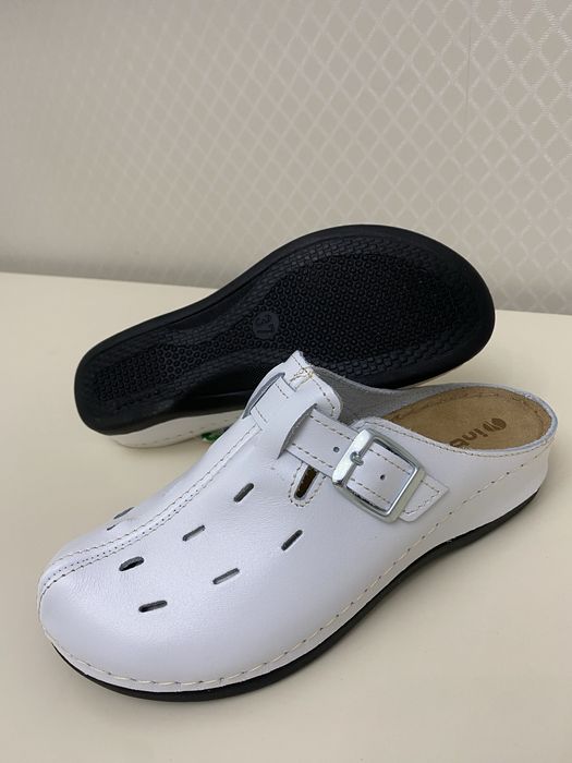 Жіночі шкіряні шльопанці сабо Inblu,36-41 білі та бежеві.