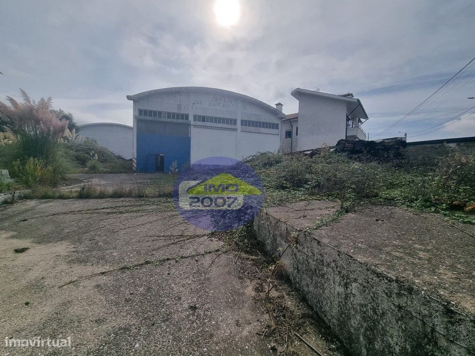 Armazém em Santa Maria de Lamas