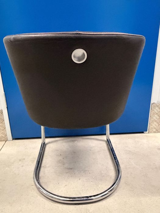 Poltrona - bonita e muito confortável