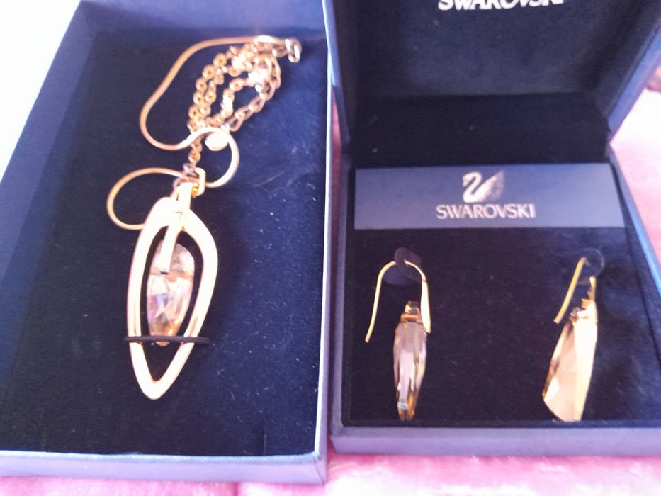 Conjunto colar e brincos brilhantes Swarovski