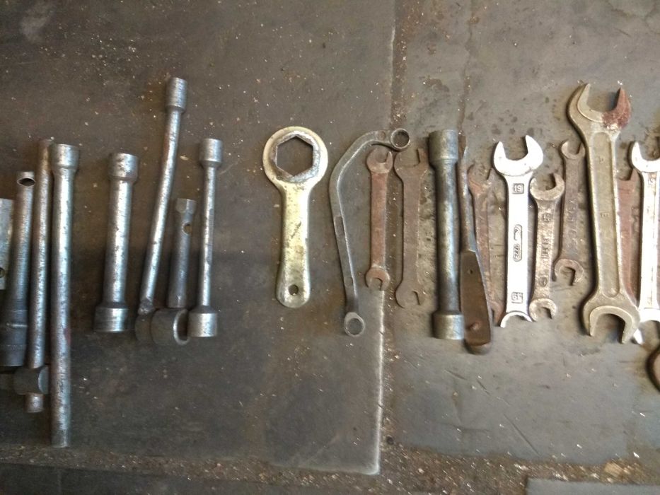 продам инструмент, ключи.