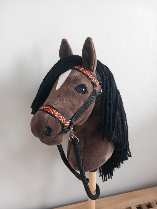 Hobby horse, konik na kiju, gniady, ciemnobrązowy A4