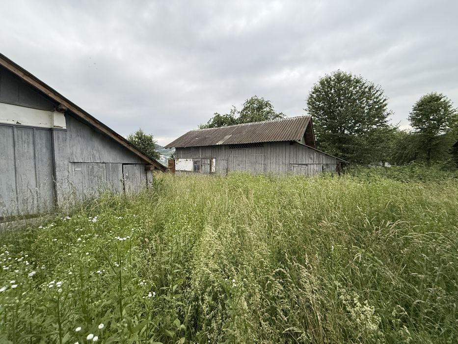 Продам будинок з земельною ділянкою