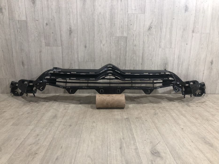 Решетка радиатора Гриль Citroen C4 2 ( 2010 - 2018 г.) решітка